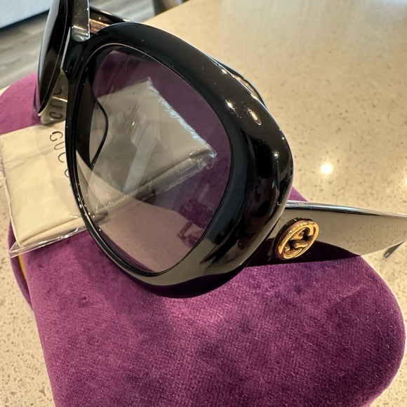Gucci Black Women\'s Sunglasses main image 7